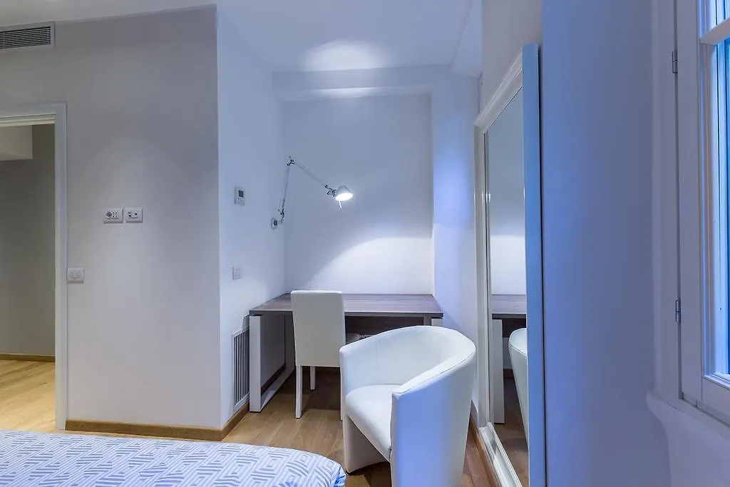 Fifty Eight Suite Milan Center 0*,